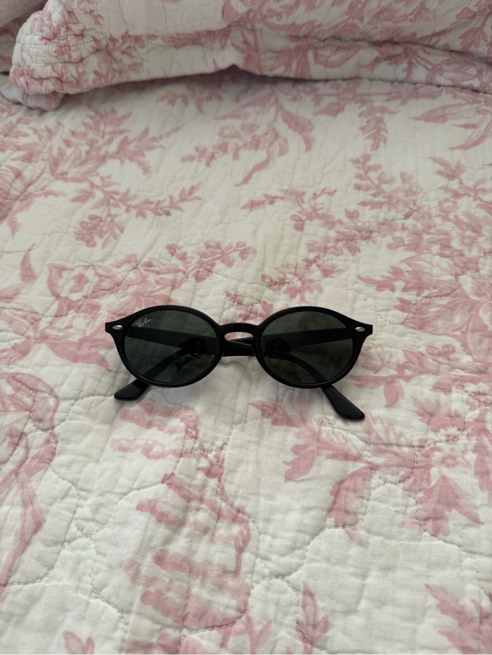 Ray-Ban Black Round Sunglasses for Women